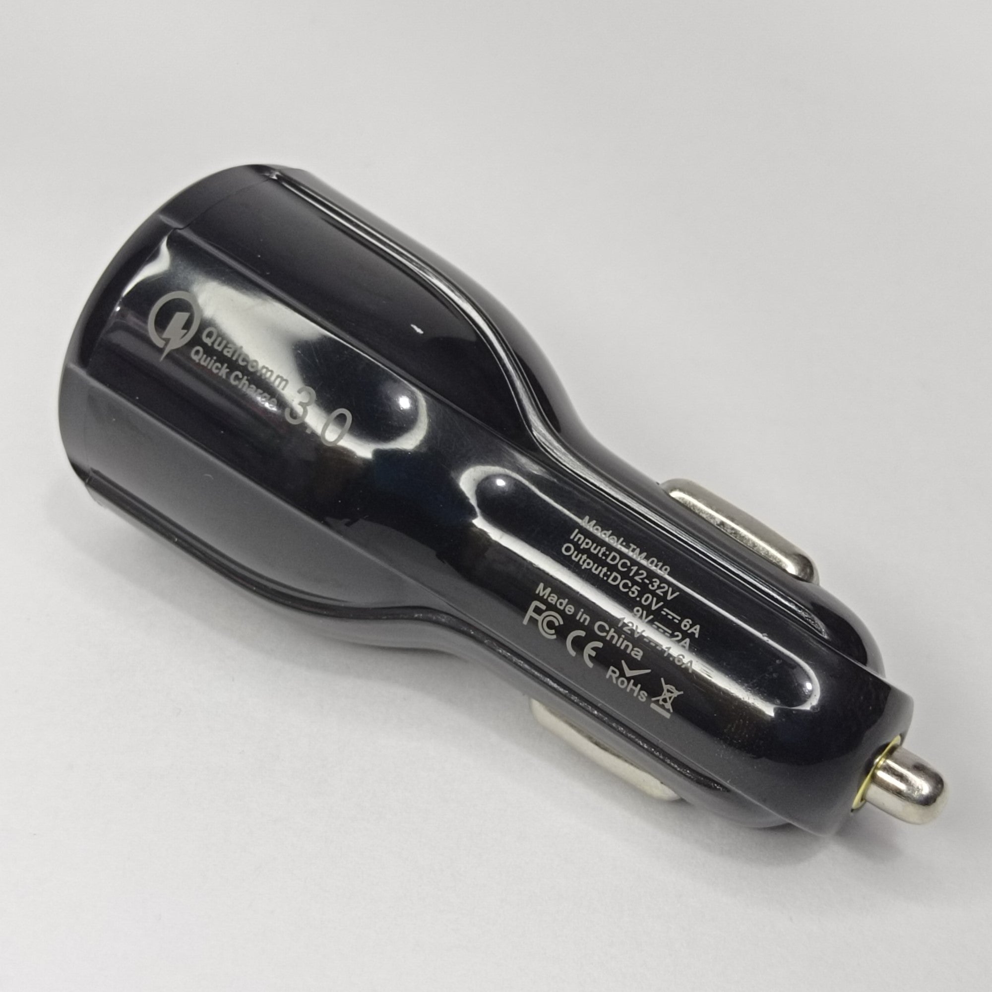 CARGADOR CARRO TM-019 TC