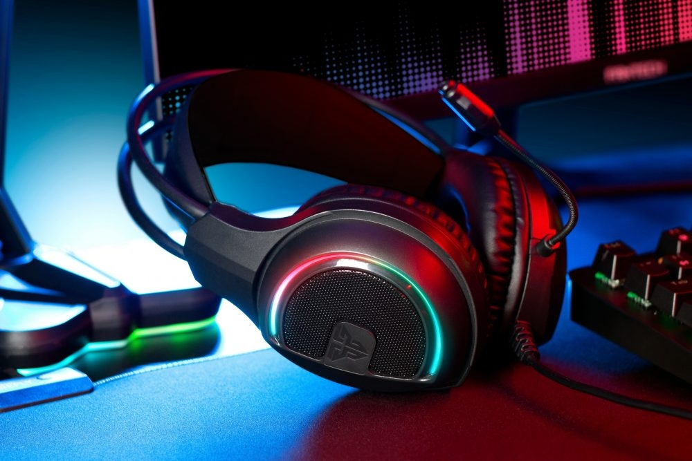 Diadema Gamer USB Sonido 7.1 RGB Fantech Sniper HG16s